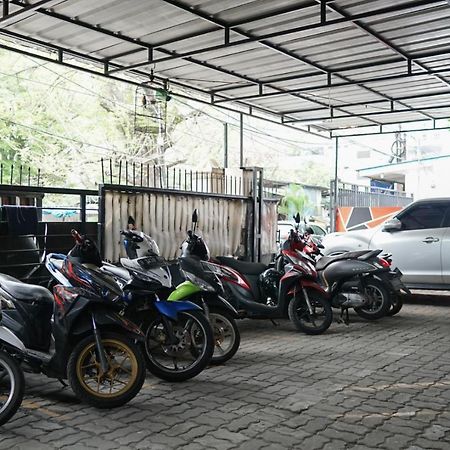 ג'קרטה Cosmo Tanjung Duren Mitra Reddoorz מראה חיצוני תמונה