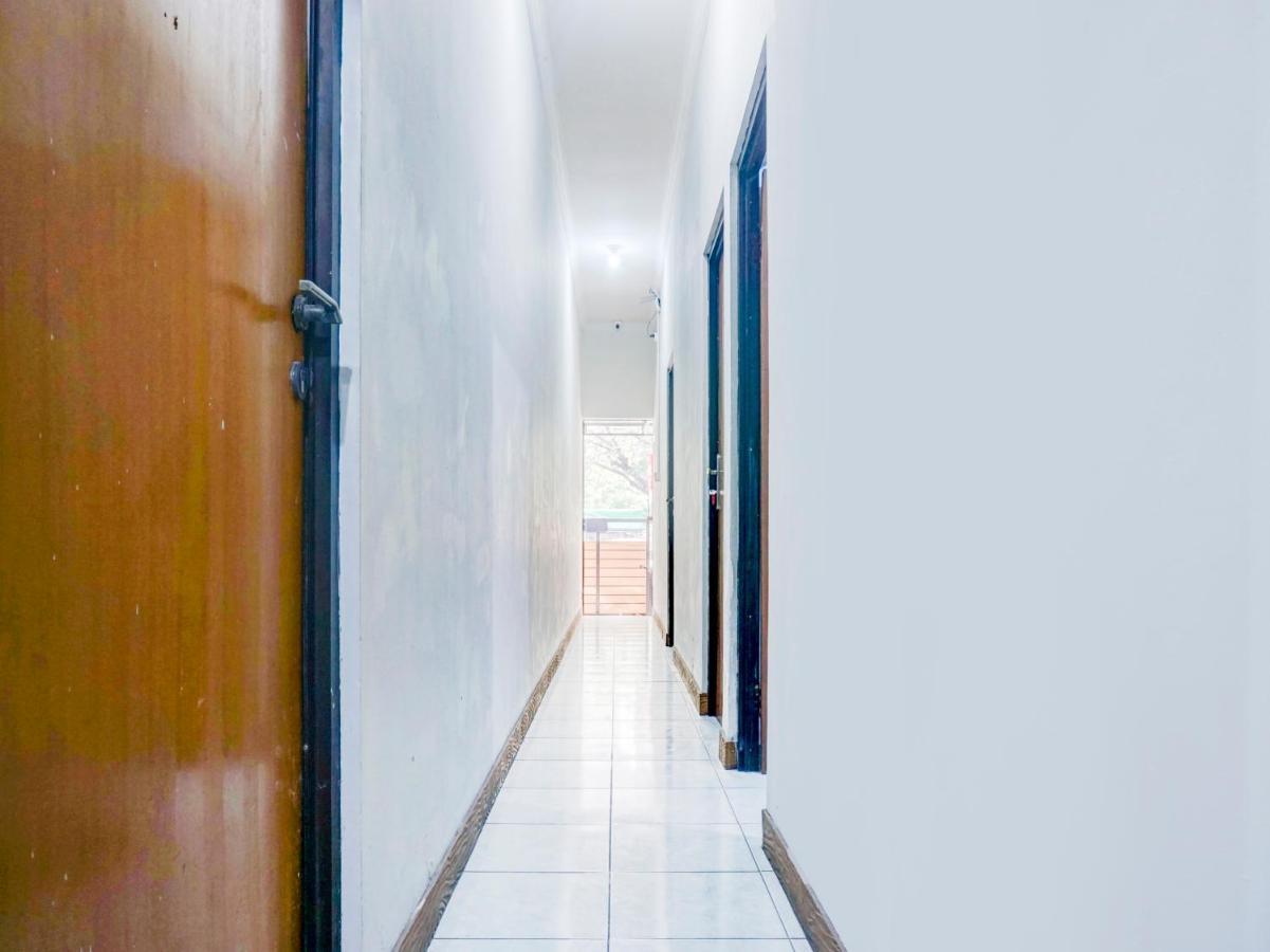 ג'קרטה Cosmo Tanjung Duren Mitra Reddoorz מראה חיצוני תמונה