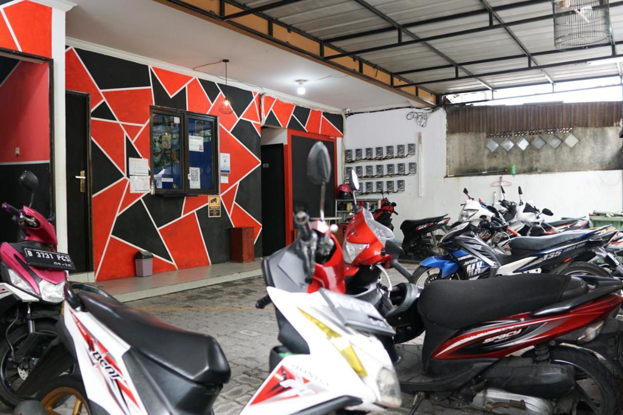 ג'קרטה Cosmo Tanjung Duren Mitra Reddoorz מראה חיצוני תמונה