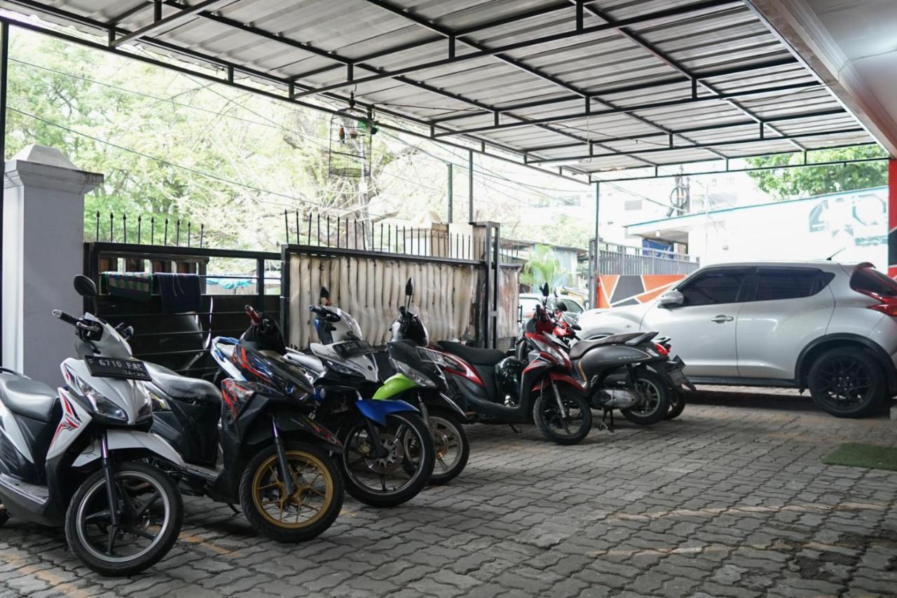 ג'קרטה Cosmo Tanjung Duren Mitra Reddoorz מראה חיצוני תמונה